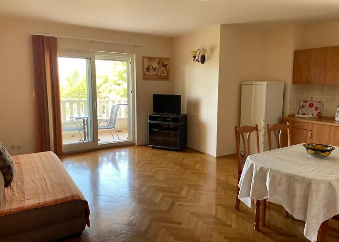Mara Apartment Promajna